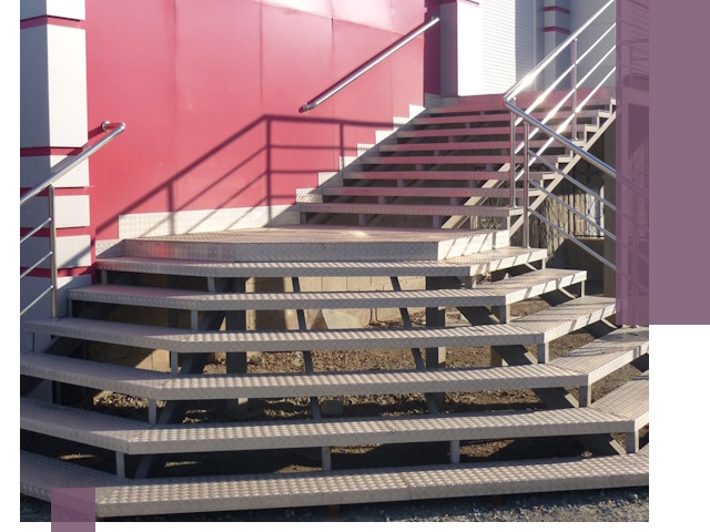 Лестницы для магазина в Кимрах — изготовление и монтаж