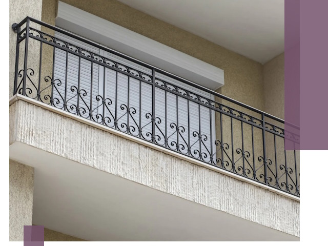 Балконные ограждения из металла и стекла в Кимрах для домов