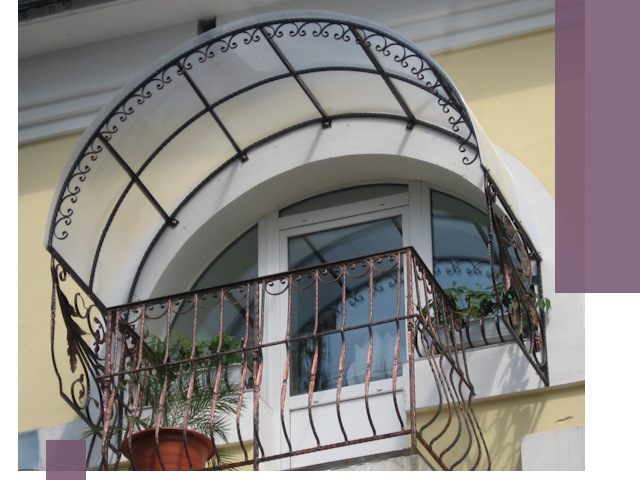 Козырьки над балконом в Кимрах — изготовление и монтаж